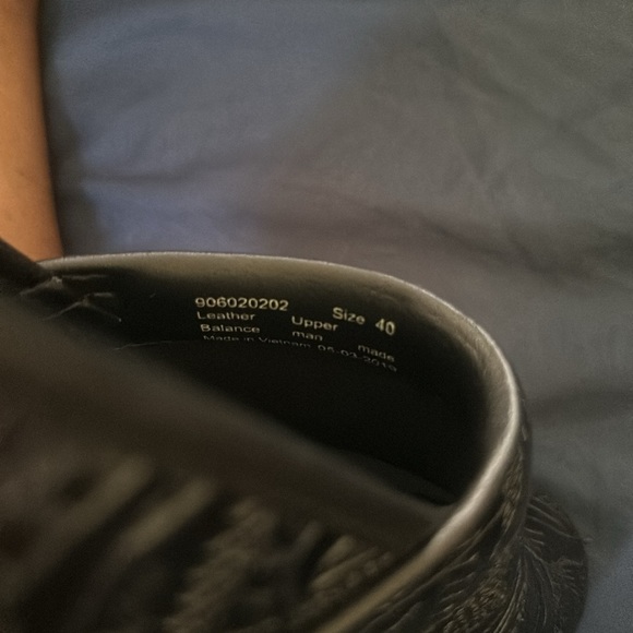 Dansko black leather with flower patterns size 40. - Picture 9 of 12